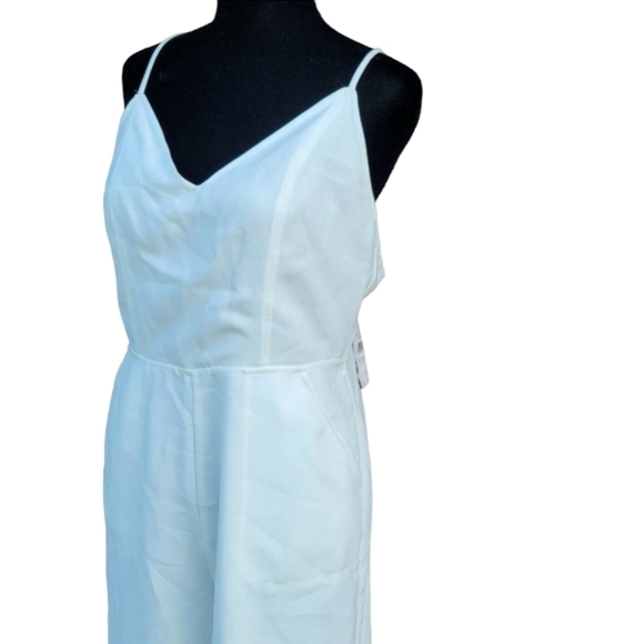 Avec Les Filles Womens  Zippered Cropped Low V-back Spaghetti Strap. Size 4. NWT - Picture 3 of 8